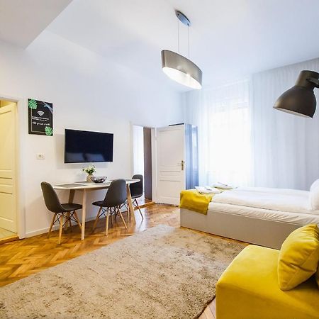 Eat It Cozy Downtown Apartments Oradea Eksteriør bilde